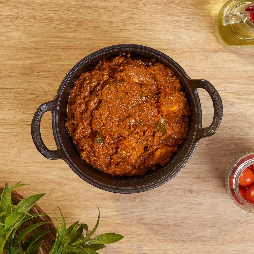 Cast Iron Non-Stick Cooking Pot with Grab Handles And Wooden Lid