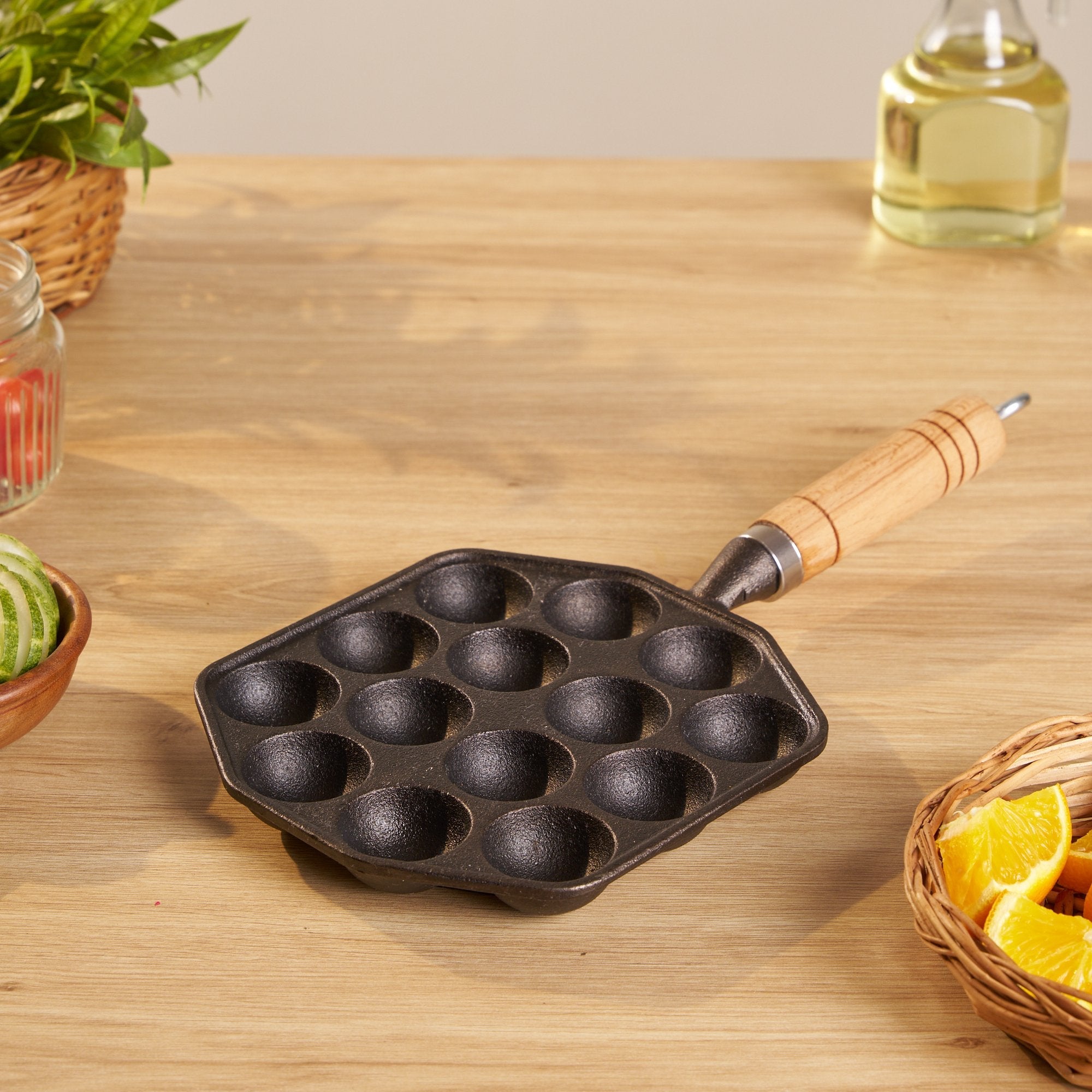 Cast Iron Non-Stick Appe/Tikki Pan with Wooden Handle (16 cm)